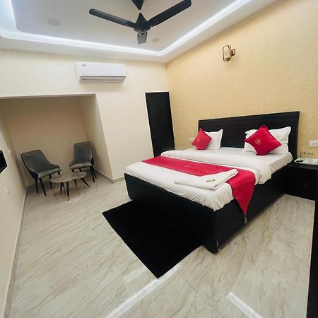 Hotel Royal A Лудяна Екстериор снимка