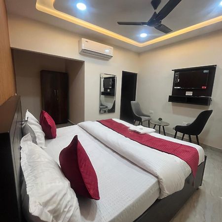 Hotel Royal A Лудяна Екстериор снимка