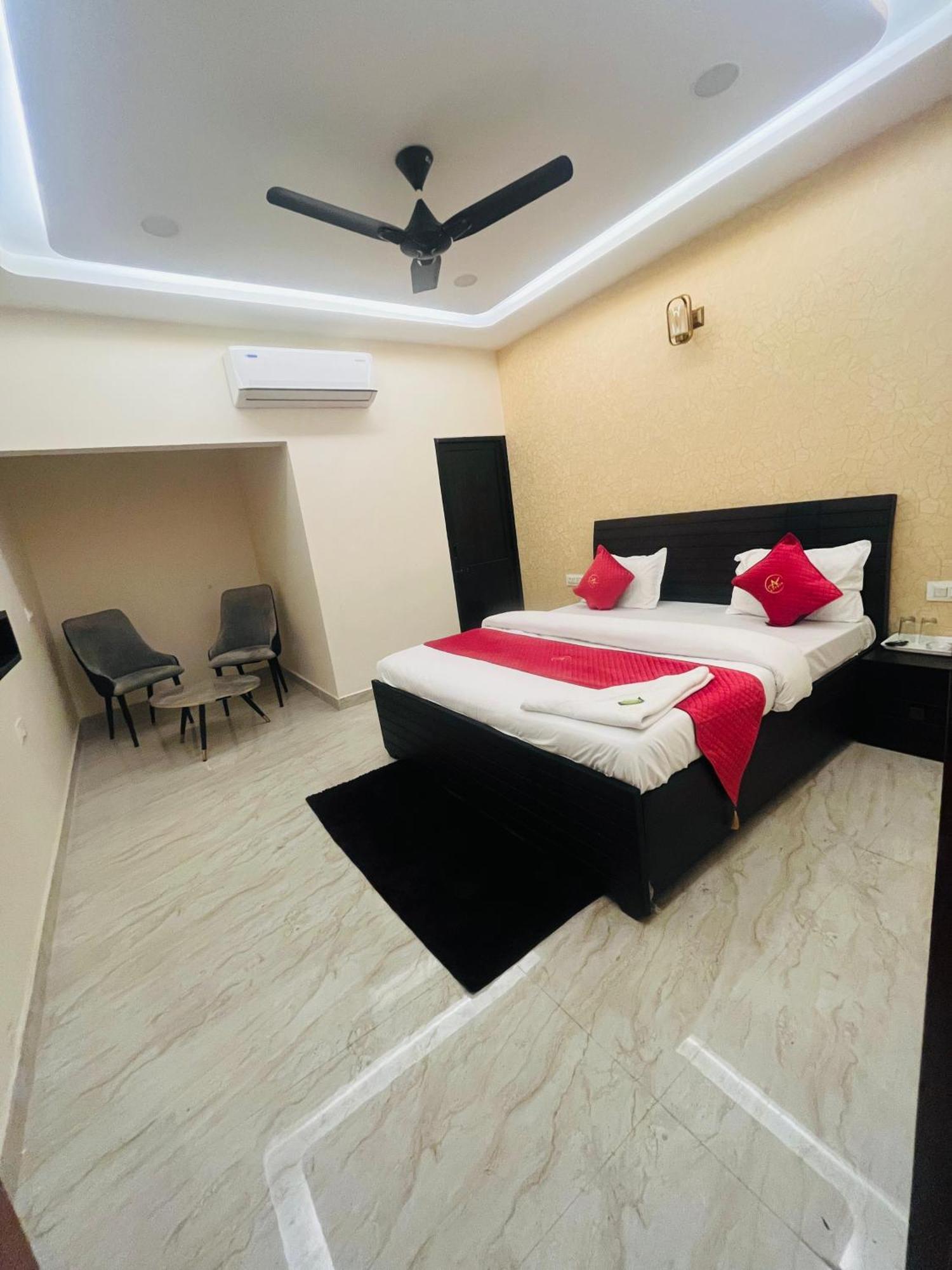 Hotel Royal A Лудяна Екстериор снимка