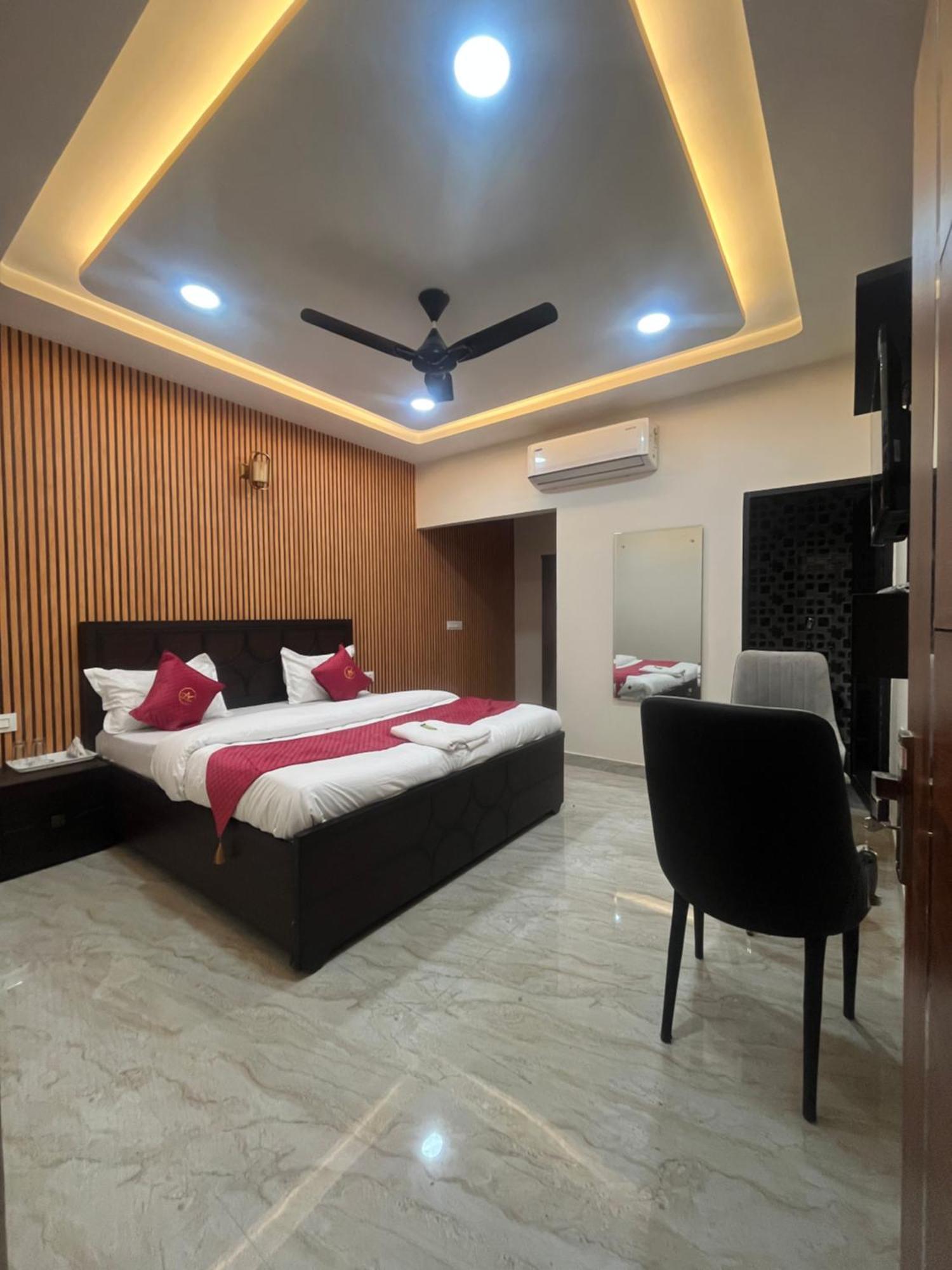 Hotel Royal A Лудяна Екстериор снимка